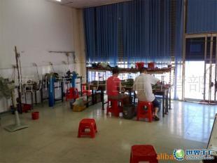半成品加工的艺术 天然石、锆石、钢玉、玻璃、人造宝石在礼品与饰品中的应用